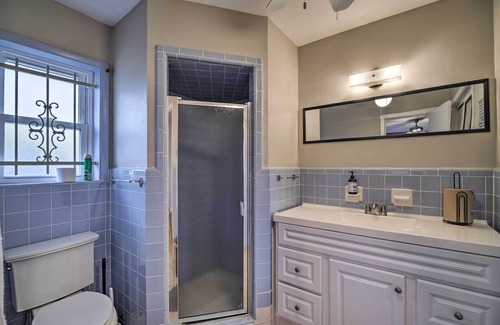 Southeast Houston Cabaña | Houston Vacation Rental w/ Private Yard!