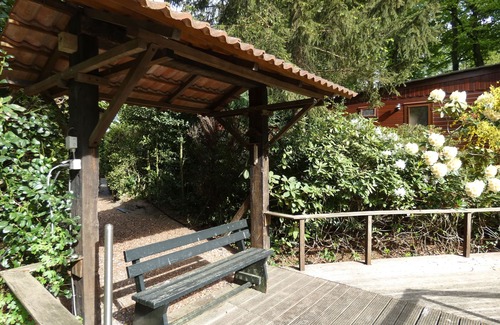 Marum Chalet De Esquí | Houten chalet wat direct aan het bos gelegen is