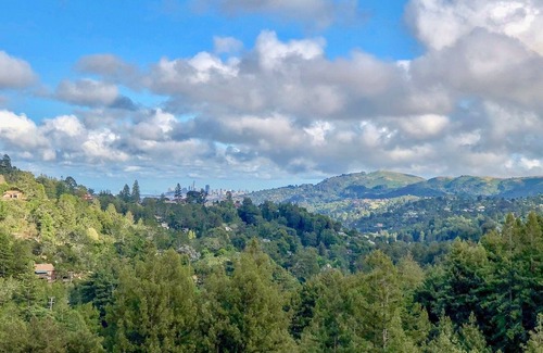 Mill Valley Casa | ¡Al mando de vistas de SF desde todas las habitaciones! Sun-Privacy-Big Skies- Caminando por la puerta