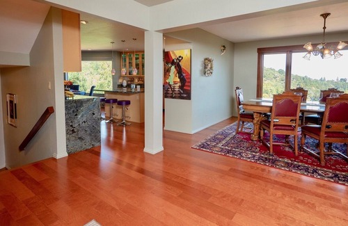Mill Valley Casa | ¡Al mando de vistas de SF desde todas las habitaciones! Sun-Privacy-Big Skies- Caminando por la puerta