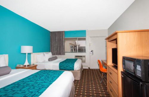 Central Colorado Springs Hotel | Howard Johnson by Wyndham Colorado Springs