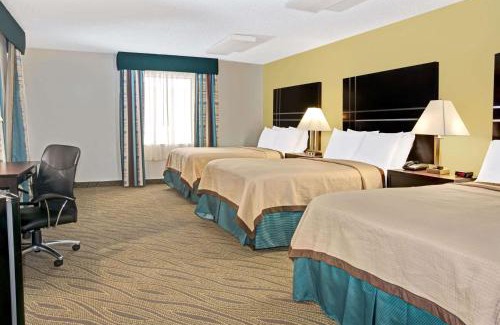 Washington Ave./ Memorial Park Hotel | Howard Johnson by Wyndham Houston Heights Downtown