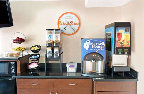 Washington Ave./ Memorial Park Hotel | Howard Johnson by Wyndham Houston Heights/Downtown