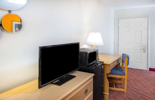 Staunton Hotel | Howard Johnson by Wyndham Staunton