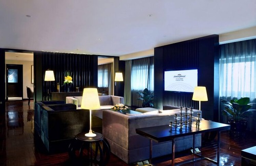 Yinzhou Hotel | Howard Johnson IFC Plaza Ningbo