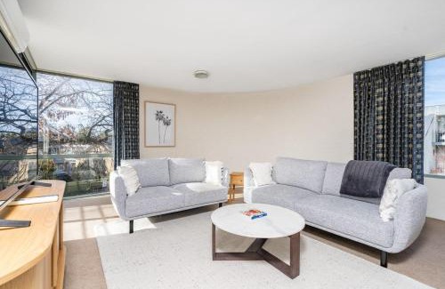 Kingston Apartamento | Howitt Place Apt minutes to Parliamentary Triangle - Hosted by Canstay