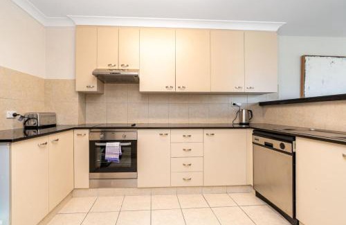 Kingston Apartamento | Howitt Place Apt minutes to Parliamentary Triangle - Hosted by Canstay