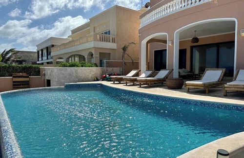 Tulsayab Casa | HT: Villa Elegante Con Piscina Infinita Privada Para 14 P.