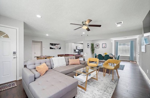 Bellaire Casa | Htown Escape Nr Med Center, Galleria, NRG | Games