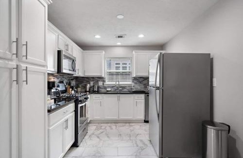 Bellaire Casa | Htown Escape Nr Med Center, Galleria, Nrg Games