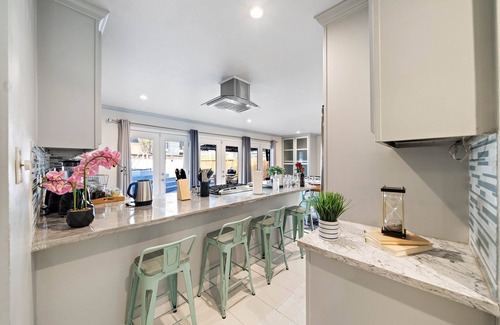 Brookhollow Casa | Htown Pool Nr Heights, Galleria | HotTub | Games