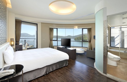 Yuchi Cama Y Desayuno | Hu Yue Lakeview Hotel