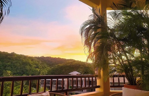 P Chahue Condominio | Huatulco beauty in Chahue Bay. Large family condo with ocean and mountain views