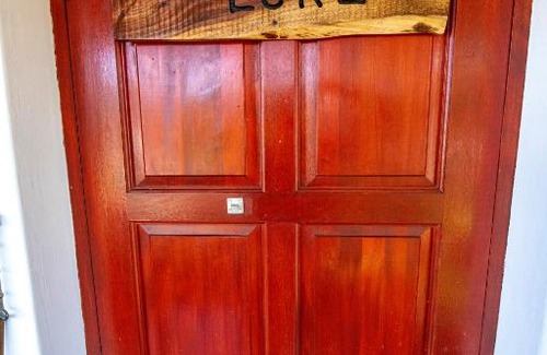 Knysna Apartamento | Hubert's Ecke: A Tranquil and Peaceful Space
