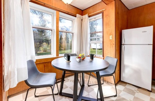 Harvie Heights Cabina | Huckleberry Lodge Mountain Getaway Near Banff!