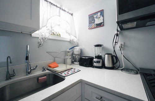 North Bergen Hotel | Hudson Hideaway - 3BD NYC Access