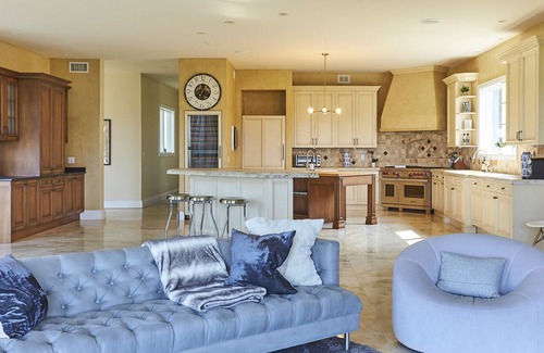 Staatsburg Casa | Hudson River retreat. Beautiful villa with amazing views near Rhinebeck