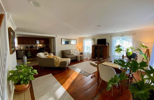 Walden Otro | Hudson Valley Charming Cozy Farmhouse