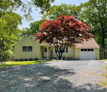 Monroe Casa | Hudson Valley Cottage Rental 3 bedrooms Monroe NY