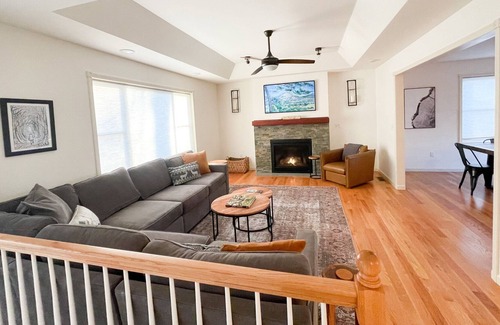 Ulster Park Casa | Hudson Valley Hideaway- near Red Maple Vineyard