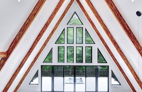 Port Jervis Chalet De Esquí | Your Perfect Hudson Valley Getaway, A-Frame Creek~Theater~Arcade~HTub~60-mi~NYC.
