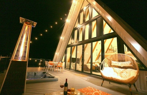 Port Jervis Chalet De Esquí | Your Perfect Hudson Valley Getaway, A-Frame Creek~Theater~Arcade~HTub~60-mi~NYC.