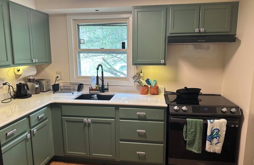Millerton Cabina | Hudson Valley private 70's-style cabin on five acres, five minutes to town!