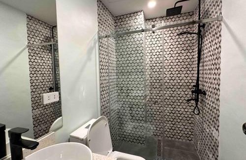 San Lorenzo Apartamento | Huge 100-SQM 3BR Loft near Greenbelt Makati