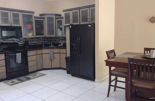 Brownsville Condominio | Huge 2600sf 3-bedroom/4.5 bath Condo close to SpaceX and South Padre Island