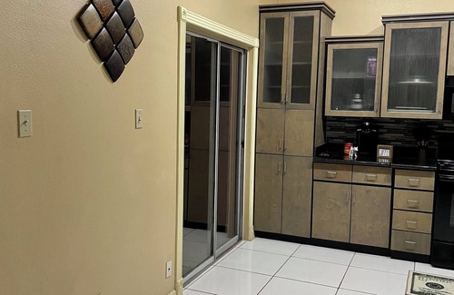 Brownsville Condominio | Huge 2600sf 3-bedroom/4.5 bath Condo close to SpaceX and South Padre Island