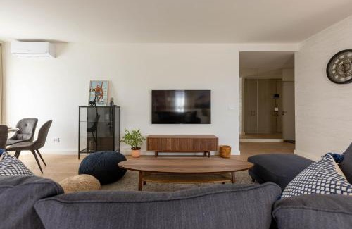 Savski Venac Apartamento | Huge 3 Bedroom Apartment With River View