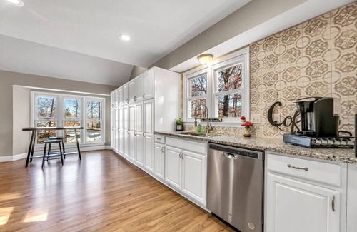 Kernersville Casa | Huge 4 BR Home! Sleeps 12- close to Everything!