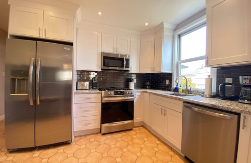 Forest Hill Apartamento | Huge 4BR/2Bath/Free Parking/NYC/ EWR/ MetLife/ 2 KING BEDS!