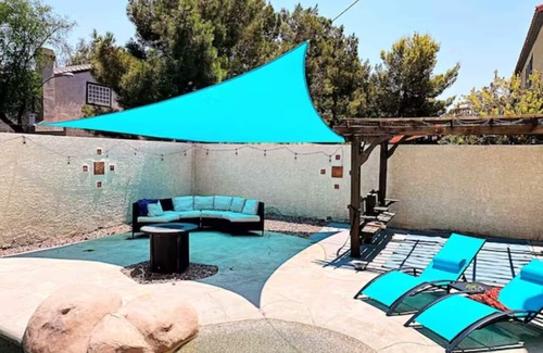 Green Valley Casa | Huge 5 Bedroom w/ Pool close to strip