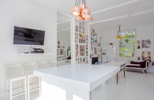 Kilburn Casa | HUGE 5 storey 4 bed Terraced family home in Queens park
