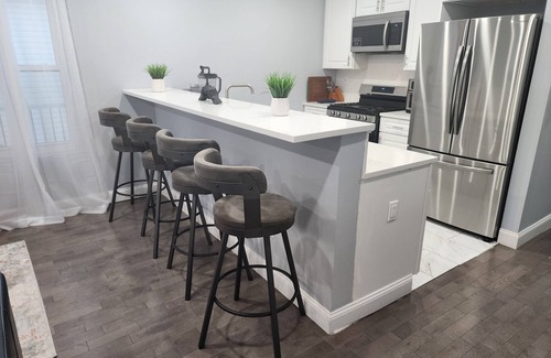 Newark Casa | Huge 5BR in Best Location ~ 25 Min to NYC