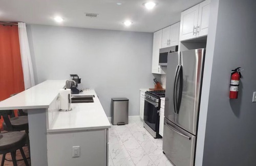 Newark Casa | Huge 5BR in Best Location ~ 25 Min to NYC