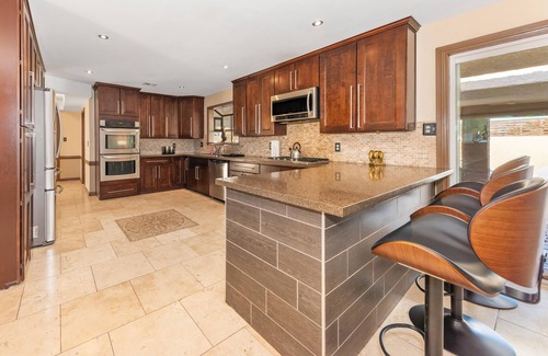 North Las Vegas Casa | Huge 6 BDR, near the Strip, w/ pool, playroom, 13 beds.