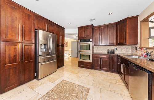 North Las Vegas Casa | Huge 6 BDR, near the Strip, w/ pool, playroom, 13 beds.