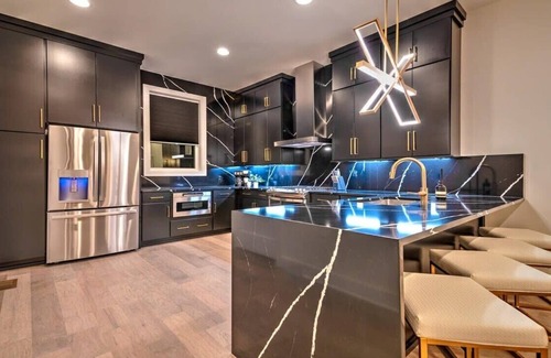 South Nashville Casa | HUGE 6 Bedroom 5 Bath Pool Table Luxury Home