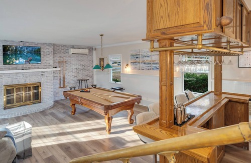 Cape May Court House Casa | Huge 7 bedroom house - pool, hot tub, full bar, close to Avalon & Stone Harbor