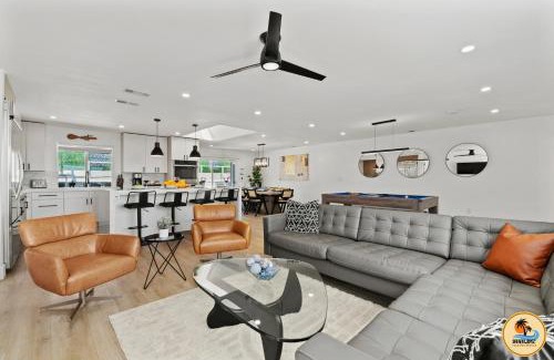 Del Cerro Casa | Huge 7BR Estate with Pool, Guest House and Game Room