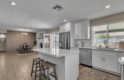 Country Meadows Casa | Huge Backyard, Private Yard, Heated Pool $