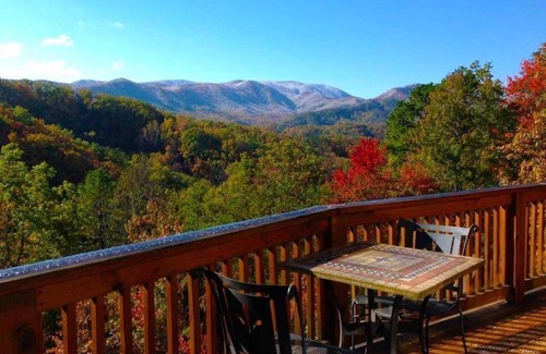 Gatlinburg - Pigeon Forge Casa | Enormes terrazas con A + Vistas-Bañera de hidromasaje-Firepl-Camas King-WiFi-Solo 2 millas de Parkway
