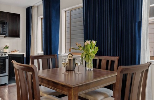 Russian Hill Condominio | Huge discount! Watch Blue Angel Air Show in golden October!