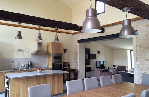 Jau-Dignac-et-Loirac Casa | Gran casa / villa, ideal para 12 personas, reformada en 2015.