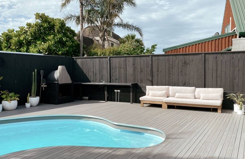 Mount Maunganui Casa | Huge Family Retreat with Pool and Cinema - 4 mins from the beach