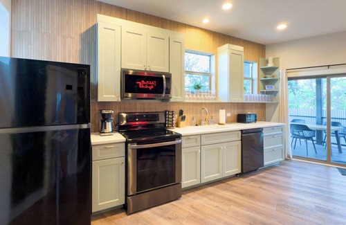 Riverside Casa | Huge Group Compound in the Heart of ATX