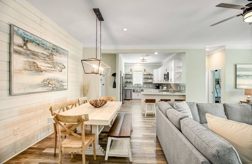 Sugarwood Beach Casa | 103 Wood Beach Dr recientemente renovado! Piscina cerca del mar, piscina climatizada y carrito.