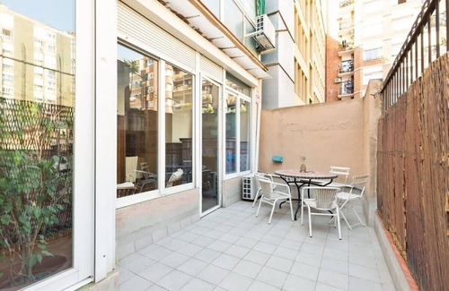 Esquerra de l'Eixample Apartamento | Huge historic 5BD with private Terrace!